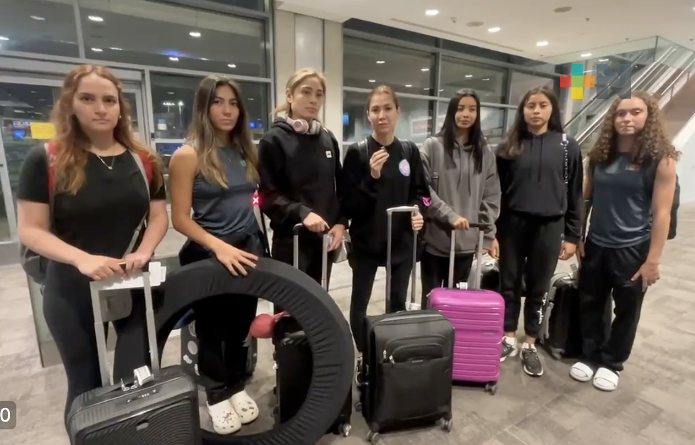Equipo nacional de gimnasia rítmica a bordo en primer vuelo de repatriación: SRE